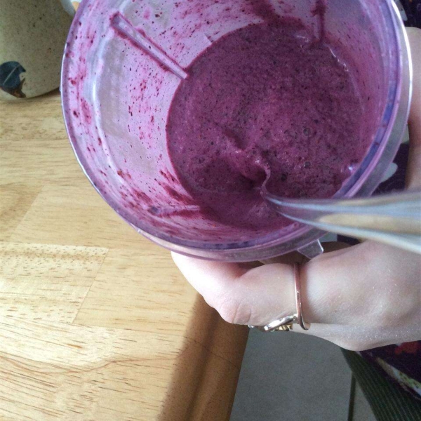 Quick Berry Milkshake