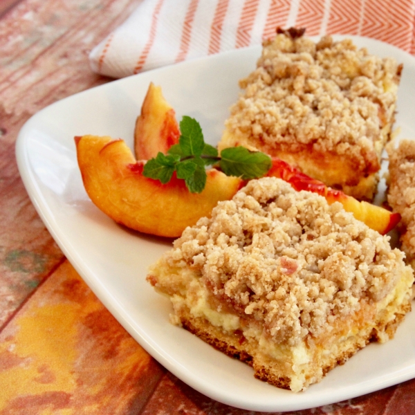 Peach Cobbler Cheesecake Bars