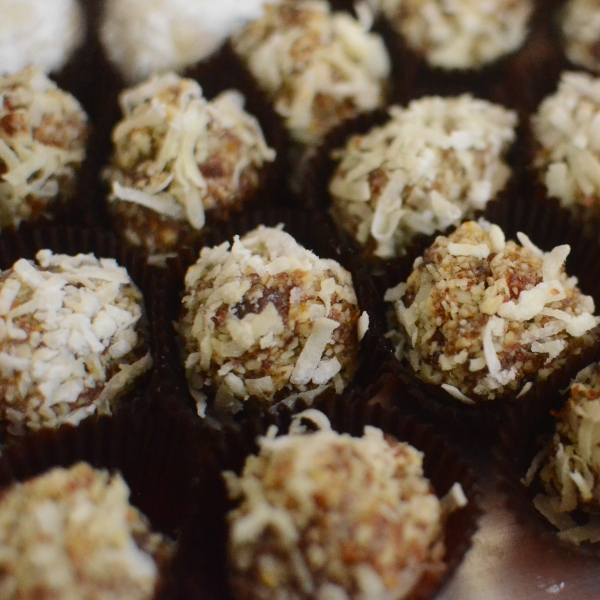 Vegan Date and Cashew Dessert