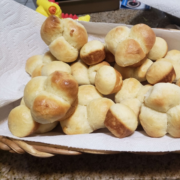 Grandma's Clover Leaf Rolls