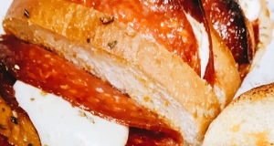 Pull-Apart Bread with Pepperoni and Mozzarella