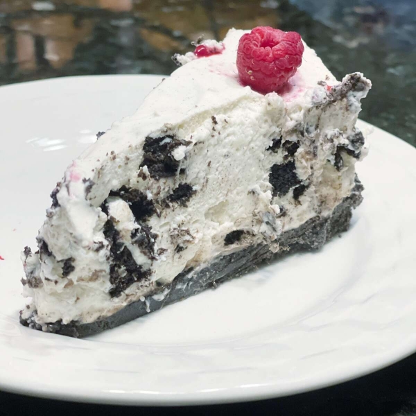 Oreo White Chocolate Mousse Cake