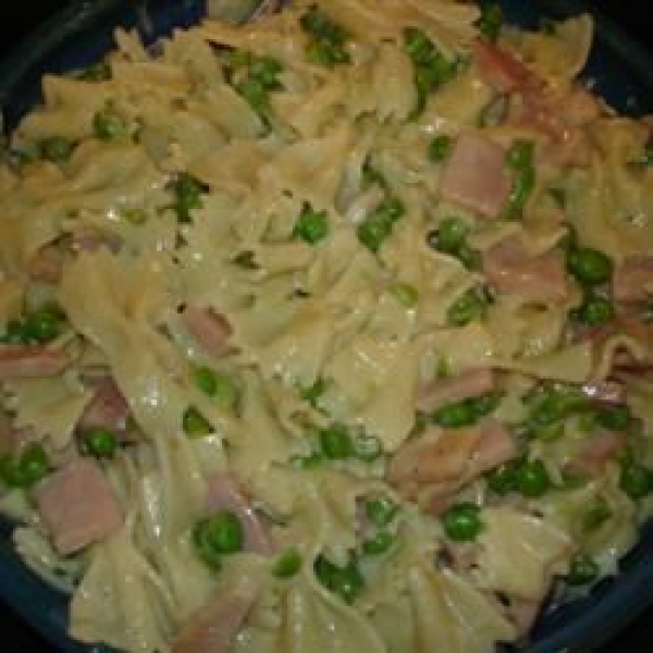 Farfalle with Ham and Peas