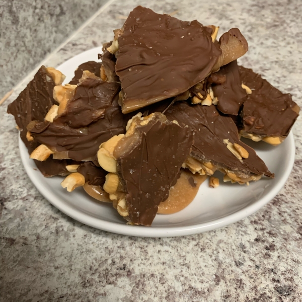 Easy Cashew Sea Salt Toffee
