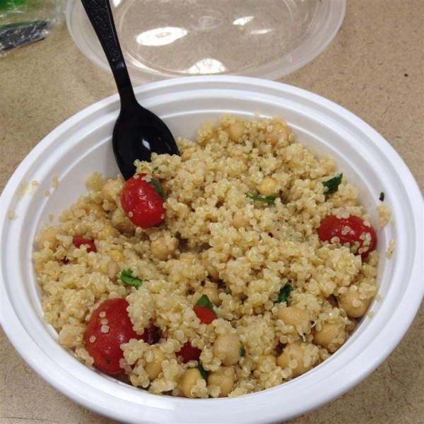 Quinoa with Chickpeas and Tomatoes