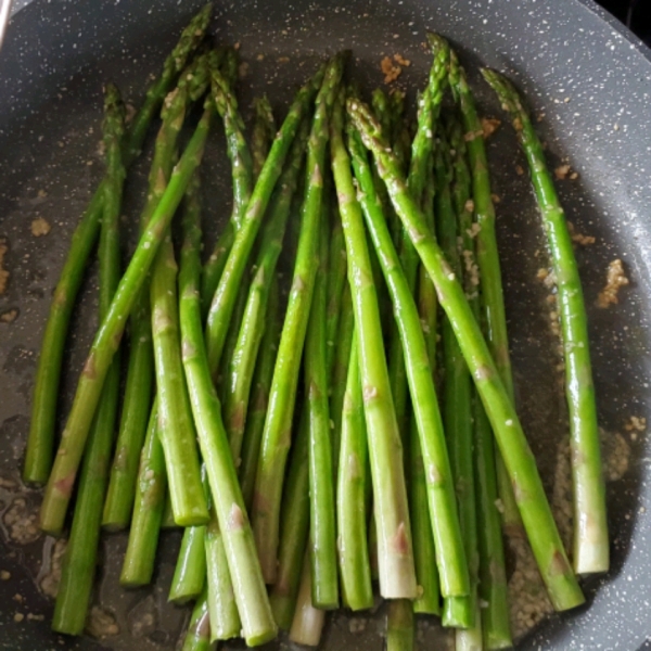 Sautéed Garlic Asparagus