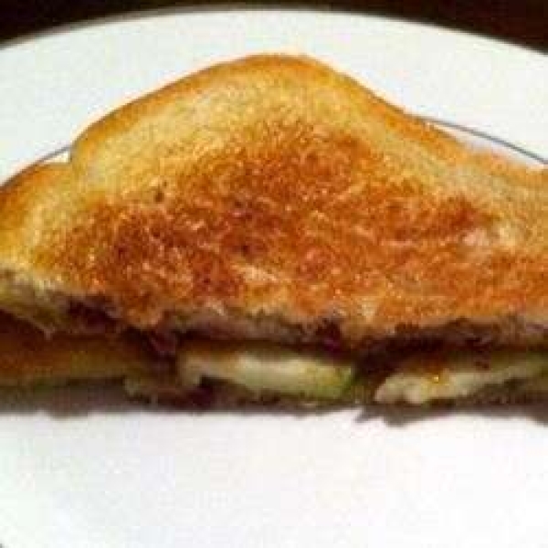 Grilled Bacon Apple Sandwich