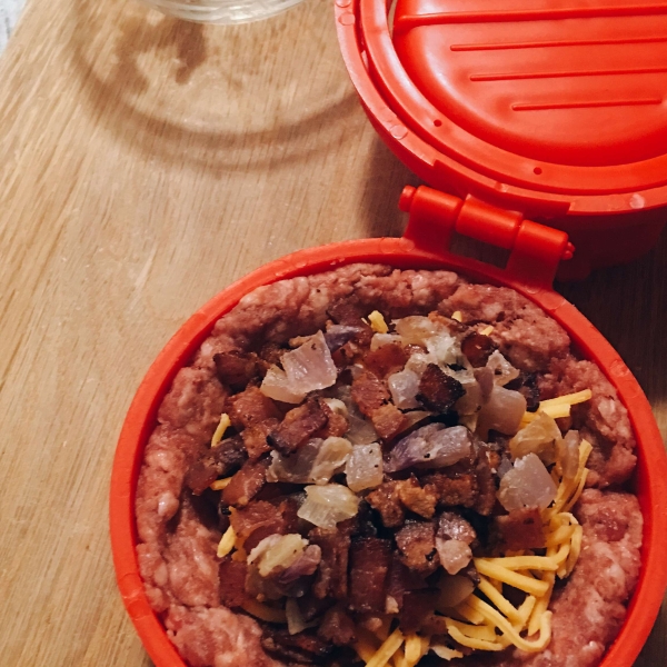 Easy Bacon, Onion and Cheese Stuffed Burgers