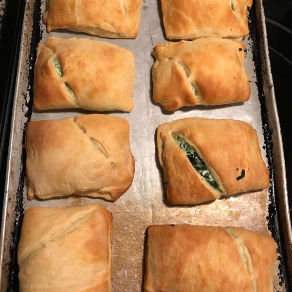 Spinach and Artichoke Dip-Stuffed Crescent Rolls