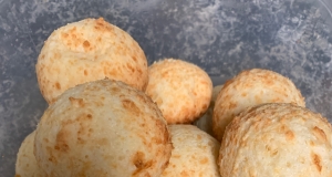 Po de Queijo (Brazilian Cheese Bread)