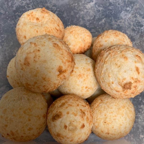 Po de Queijo (Brazilian Cheese Bread)