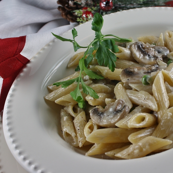 Gluten Free Penne with Mushrooms and Sweet Peas