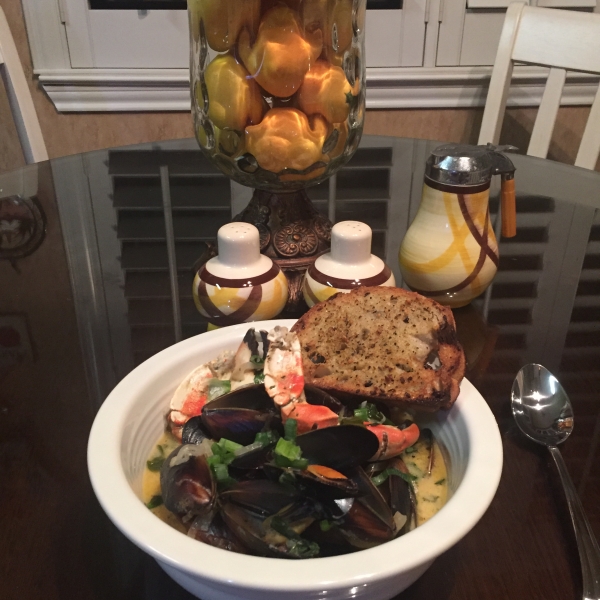 Steamed Mussels with Fennel, Tomatoes, Ouzo, and Cream