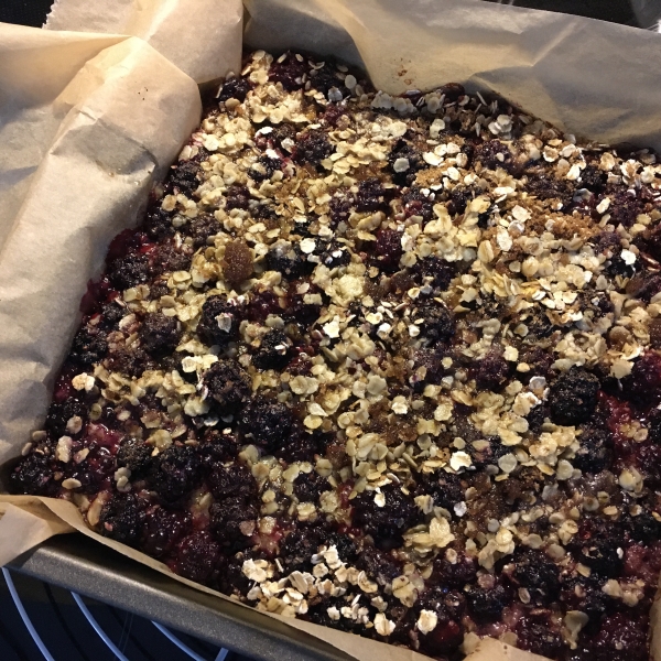 Easy Blackberry Crumble Cake