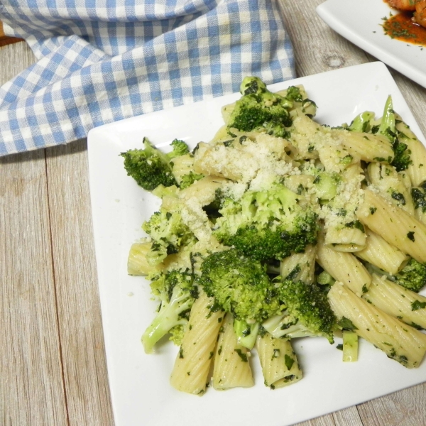 Broccoli with Rigatoni