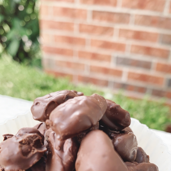 Simple Chocolate-Covered Almonds