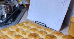 Rosemary Pull-Apart Dinner Rolls