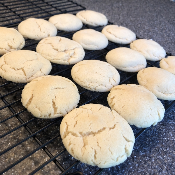 Easy Vegan Christmas Sugar Cookies