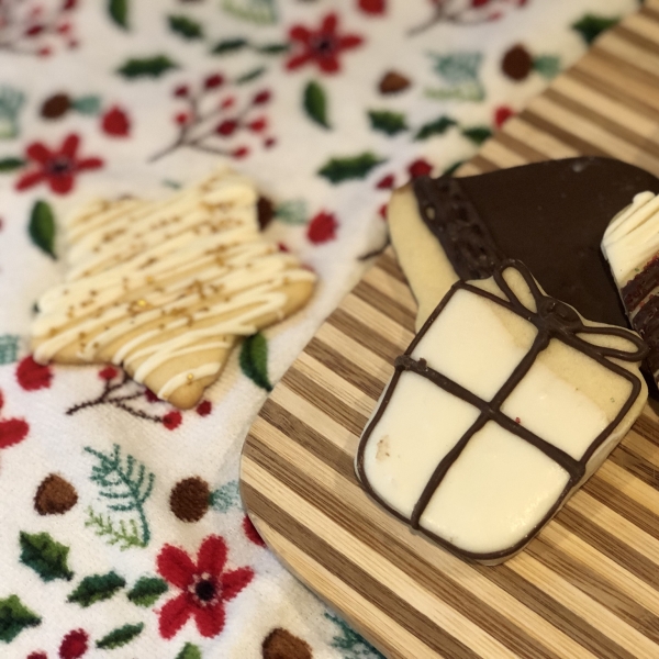 Easy Vegan Christmas Sugar Cookies
