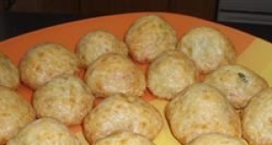 Cheddar and Olive Balls