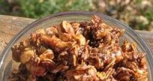 Easy-Peezy Caramel Granola