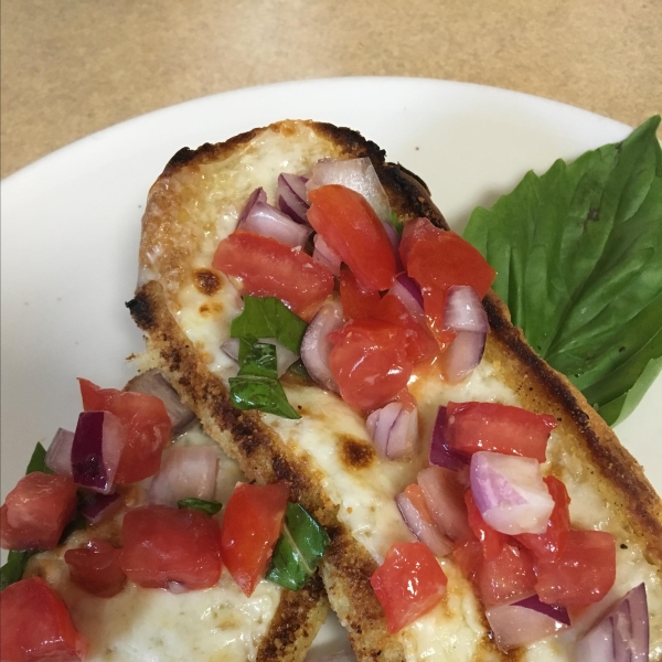 Easy Cheesy Garlic Bread from Ball Park® Buns