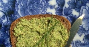 Vegan Broccoli-Hazelnut Spread