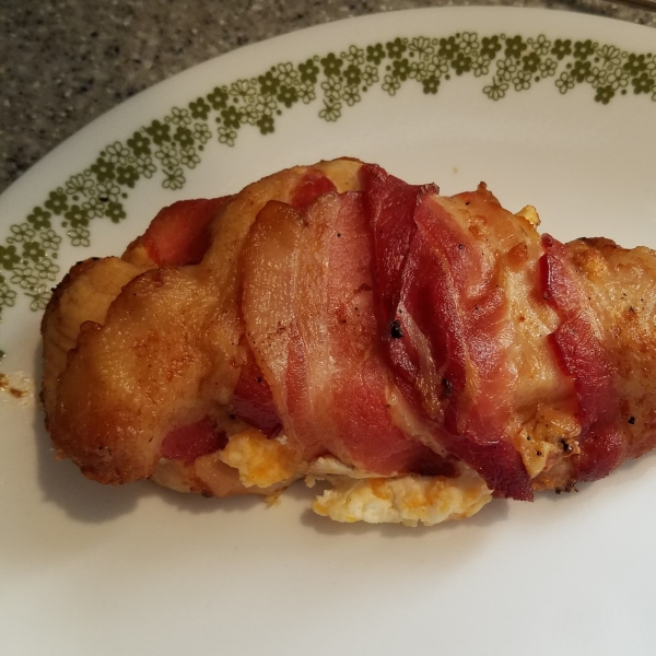 Keto-Friendly Grilled Stuffed Chicken