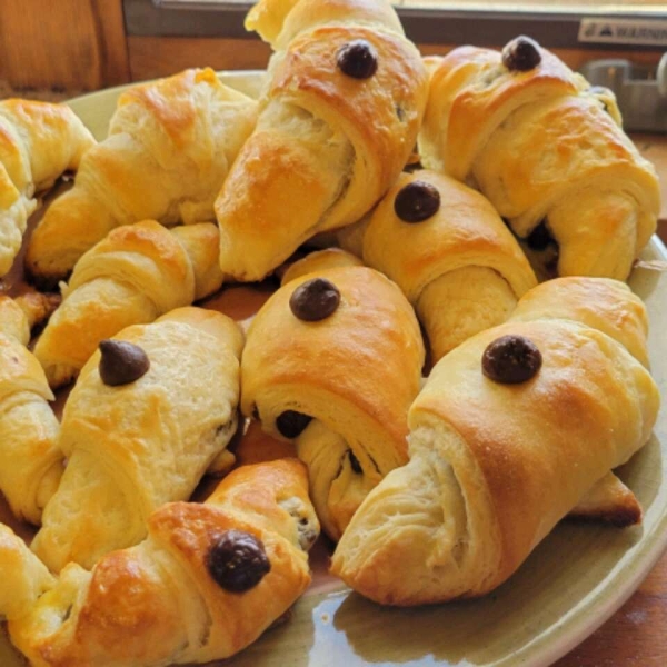 Traditional Layered French Croissants