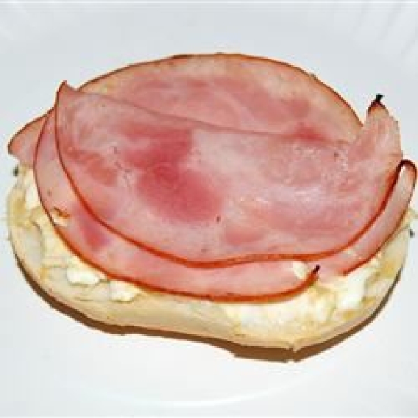 Ham Bagels With Honey Mustard Cream Cheese