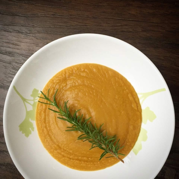 Rosemary-Cinnamon Roasted Butternut Squash Soup