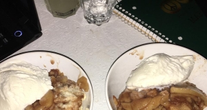 Warm Apple Cinnamon Cobbler