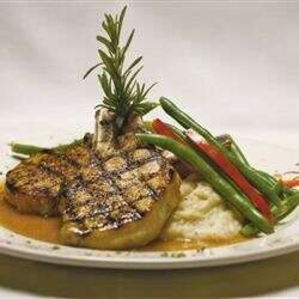 Pork Chops with Praline Sauce