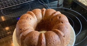 Applesauce Rum-Raisin Cake