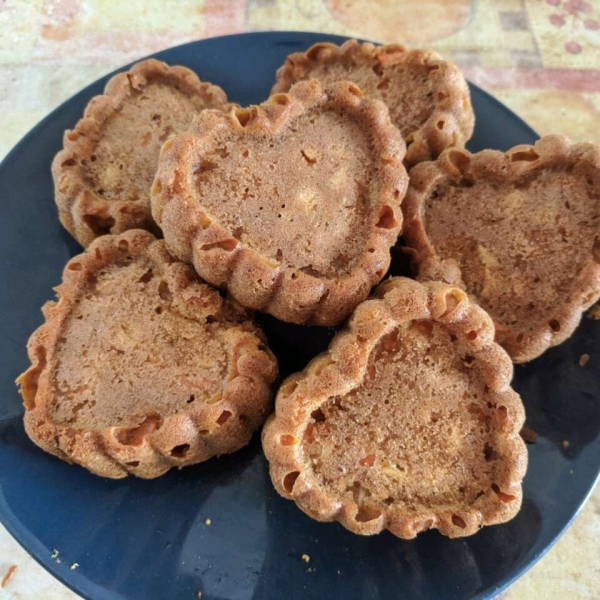 Fluffy Carrot Muffins with Cream Cheese Frosting