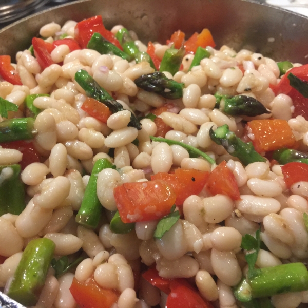 Fresh Asparagus and White Bean Salad