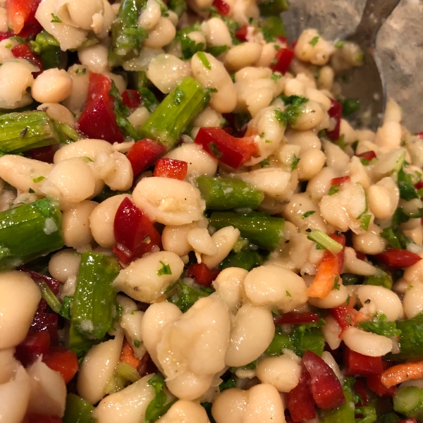 Fresh Asparagus and White Bean Salad