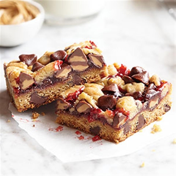 Peanut Butter Filled DelightFulls™ PB & J Bars