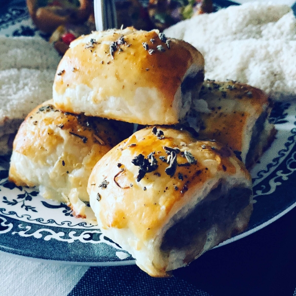 Cindy's Sausage Rolls