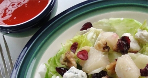 Tangy Pear and Blue Cheese Salad