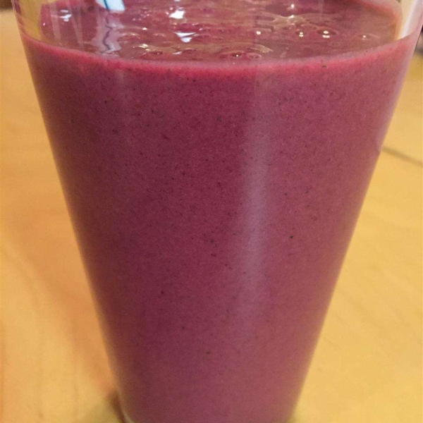 Kale and Berries Breakfast Smoothie