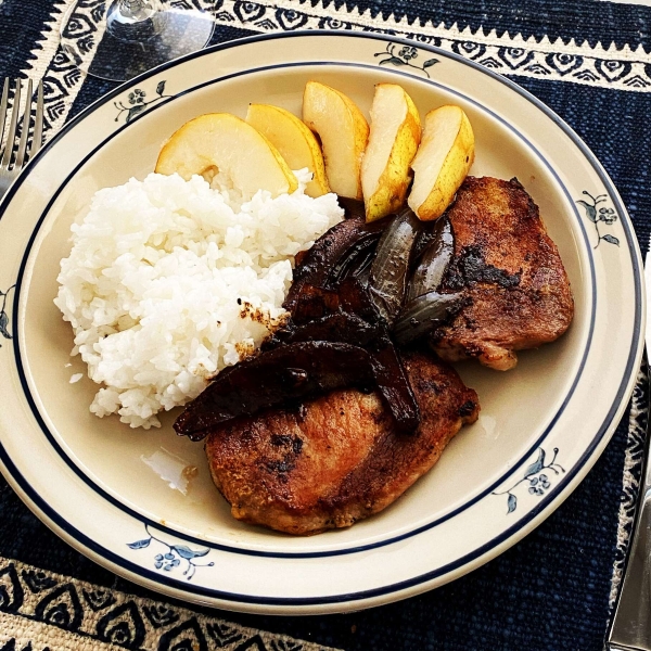 Grilled Pork Chops with Balsamic Caramelized Pears