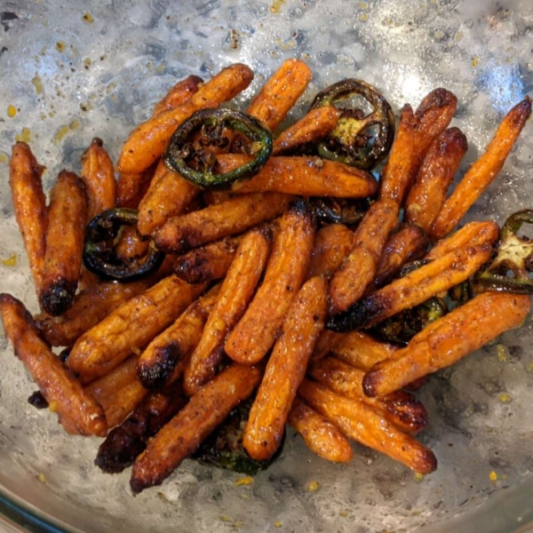 Air Fryer Carrots (Sweet & Spicy)