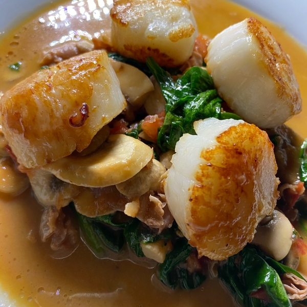 Angel Hair Pasta and Scallops with Margherita® Prosciutto