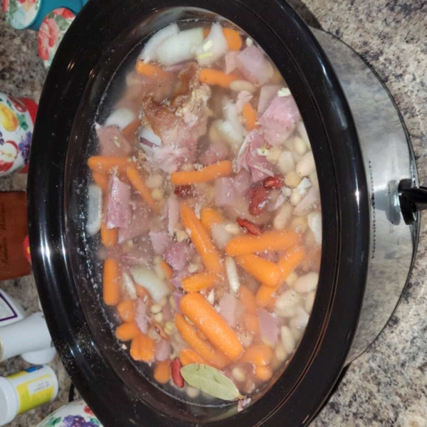 Slow Cooker Ham and Bean Soup