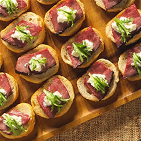 Crostini with Beef Tenderloin and Horseradish