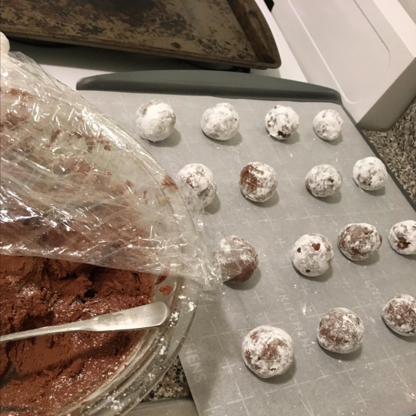 Chocolate Mint Crinkle Cookies