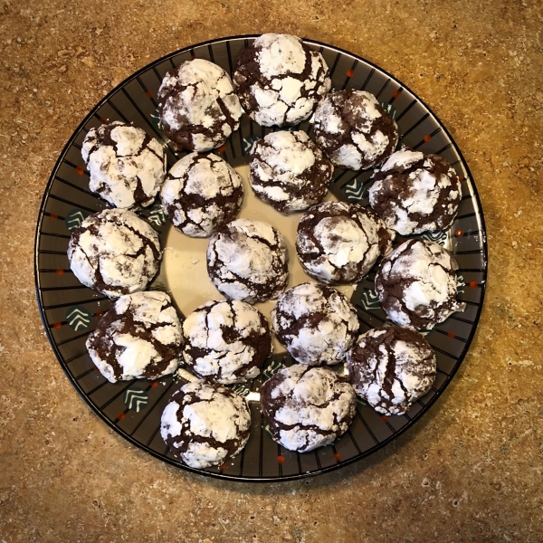 Chocolate Mint Crinkle Cookies