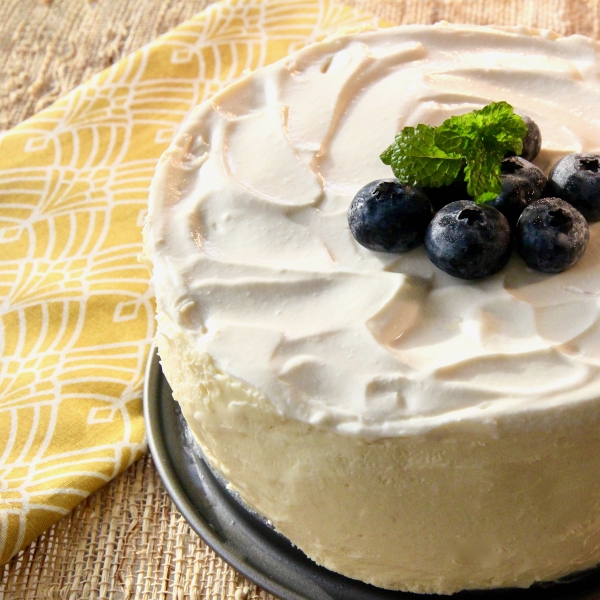 Instant Pot® Cheesecake with Sour Cream Topping