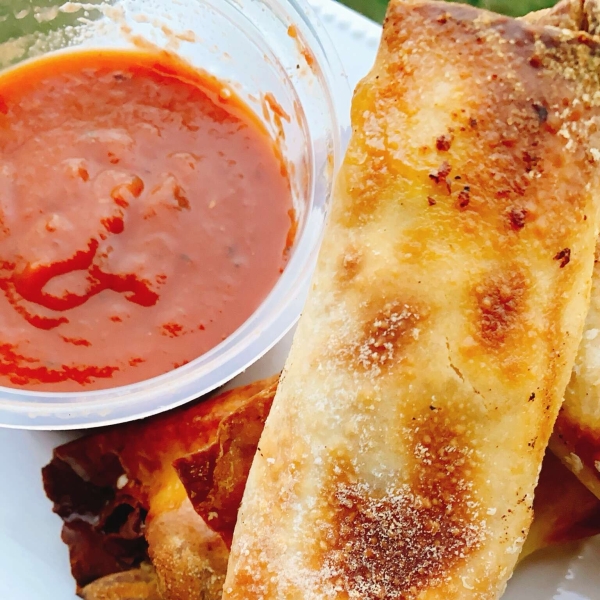Air-Fried Pizza Egg Rolls